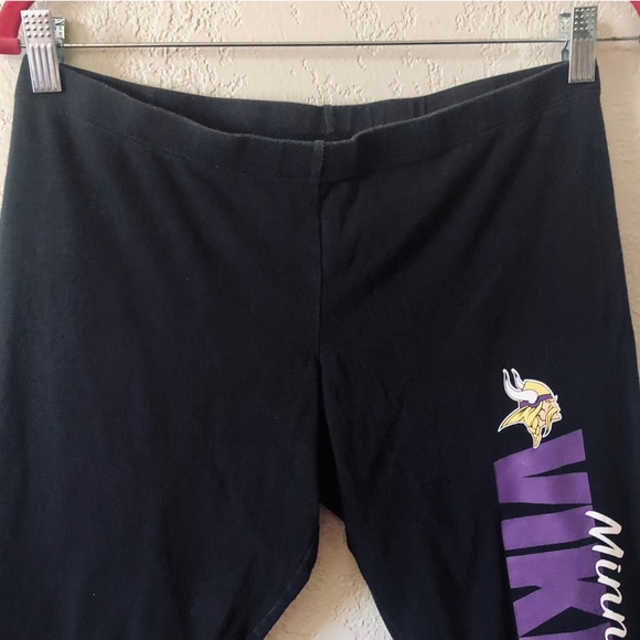 PICK A WINNER! VIKINGS🏈NFL Gear Minnesota Vikings 3/4 Length Leggings - Picture 5 of 11
